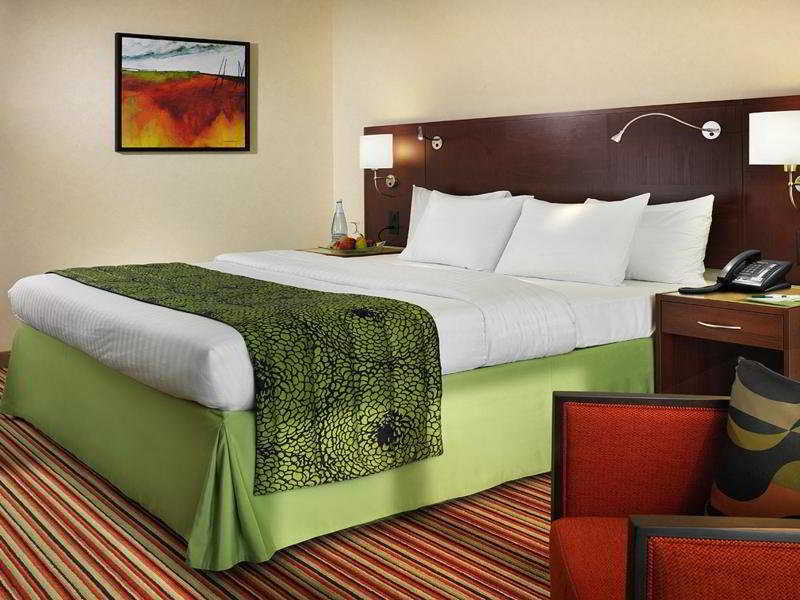 Hotel Courtyard By Marriott Basel 4*
